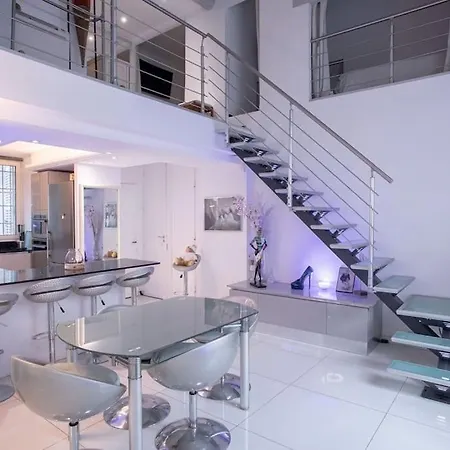 Apartment Large Duplex - Air Conditioning & Parking - Walk To The ! - Le Saint Henry