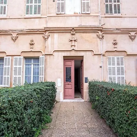 Large Duplex - Air Conditioning & Parking - Walk To The ! - Le Saint Henry Apartment *